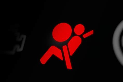 Nissan Altima Airbag Light Stays On 的图像结果