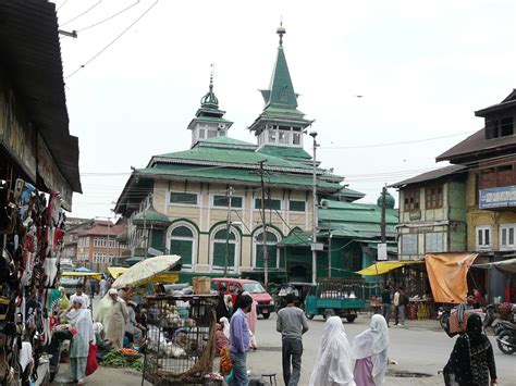 Srinagar’s Mosques and Shrines | Sarson ke Khet