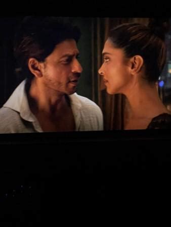 Pathaan Review: Deepika Padukone, John Abraham's and SRK's breath ...