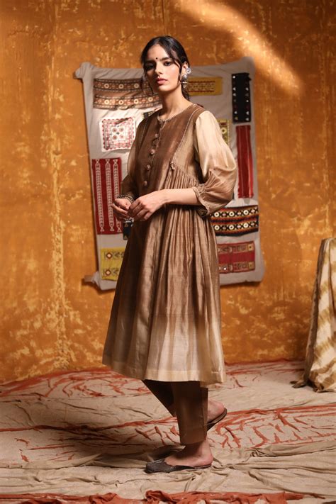 Brown Ombre Button Embroidery Kurta Set