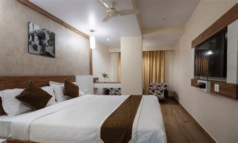 Premium Rooms | Hotel Monarch International