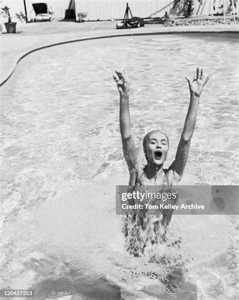 Retro Pool Ladies 的图像结果