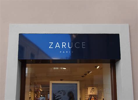 3D Facade Shop Logo Mockup | Free PSD Templates