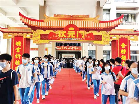 暖心开考！惠州3.35万名考生奔赴考场 多图直击现场_惠州新闻网