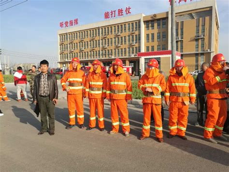许昌学院微型消防站进行日常操练-党委保卫处