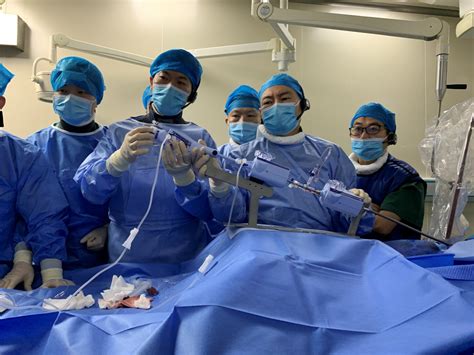 机器人来了 大坪医院完成难度最大泌尿外科手术-搜狐