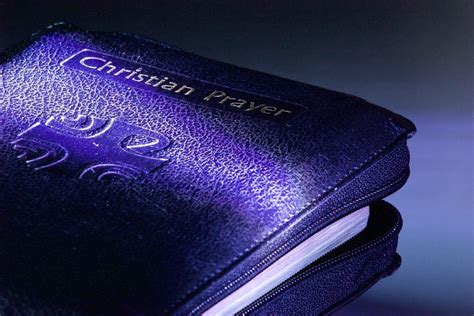 What is Eucharistic Adoration? – Christian Catholic Media