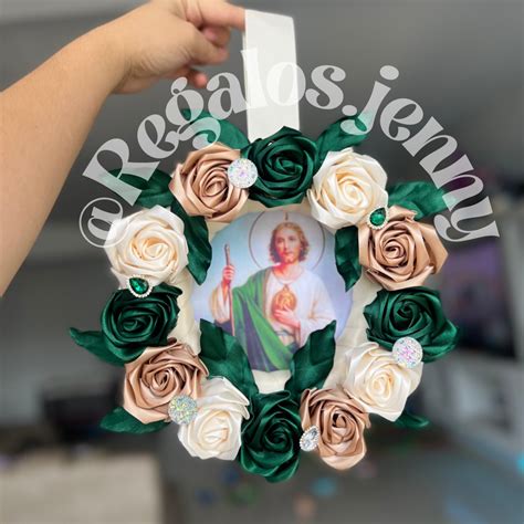 Regalos Jenny on Instagram: "Estamos realizando coronas para esos ...