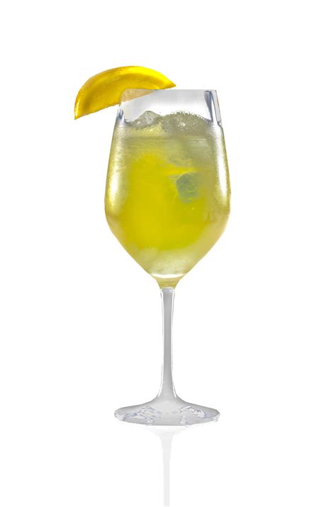 Lemon Spritz: limoncello, limonata and prosecco. Very refreshing and ...