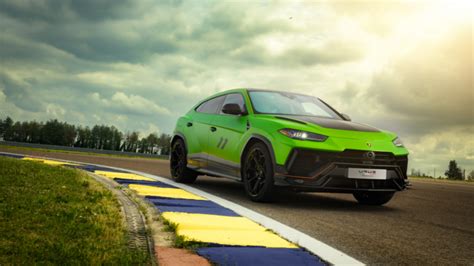 Lamborghini Urus Performante Essenza SCV12 will be limited to only 40 ...