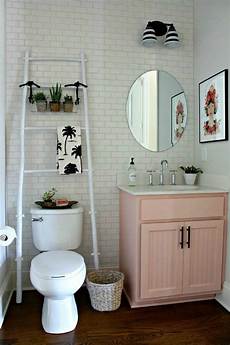 How To Decorate An Apartment Bathroom by 11 Easy Ways To Make Your Rental Bathroom Look Stylish How To Decorate An Apartment Bathroom