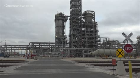 ExxonMobil holds ribbon cutting for polyethylene plant expansion in Beaumont | 12newsnow.com