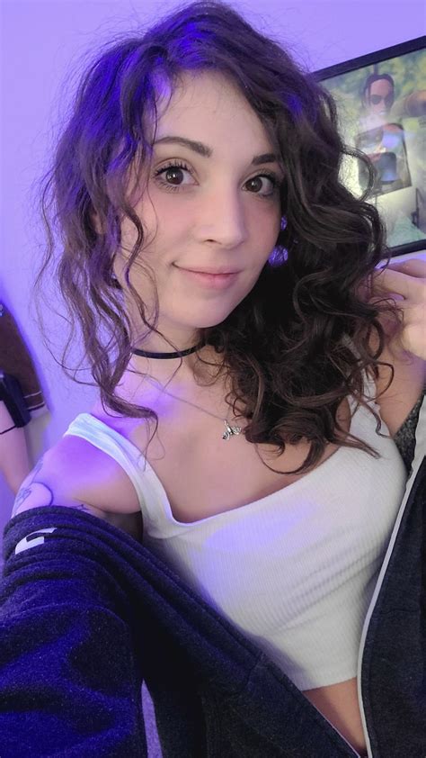 Melonie Mac's Still A Very Pretty Girl 🤗 : r/MyContentOnMyPhone1