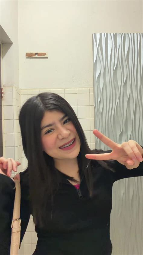 alydollyxx (@alydollyxx) - Urlebird