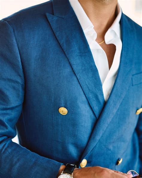 How to Wear a Suit with Shorts For Men
