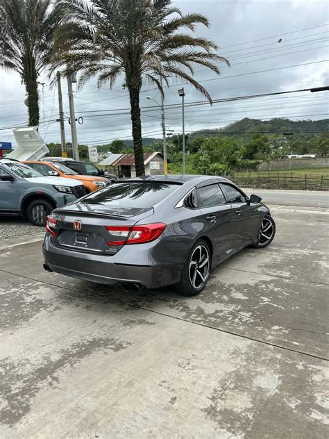 Honda Accord Sport 2.0T 2018 – Dialmon Auto Import