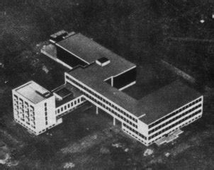 Figure 2 . Bauhaus in Dessau 1921
