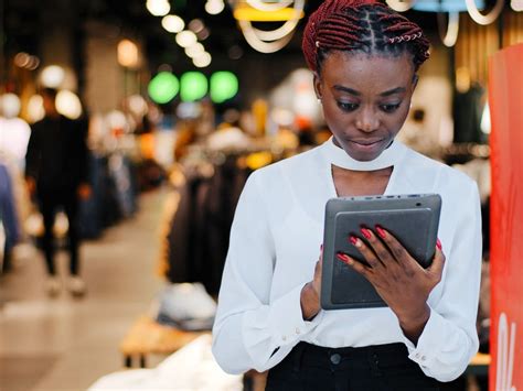 Retail Occupancy Solution: Real-Time Data and Analytics - Sensormatic | UK