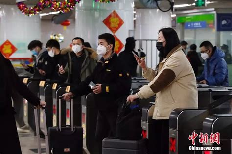 武漢肺炎》返台旅客戴N95口罩 陳其邁：加強邊境管制 - 生活 - 自由時報電子報