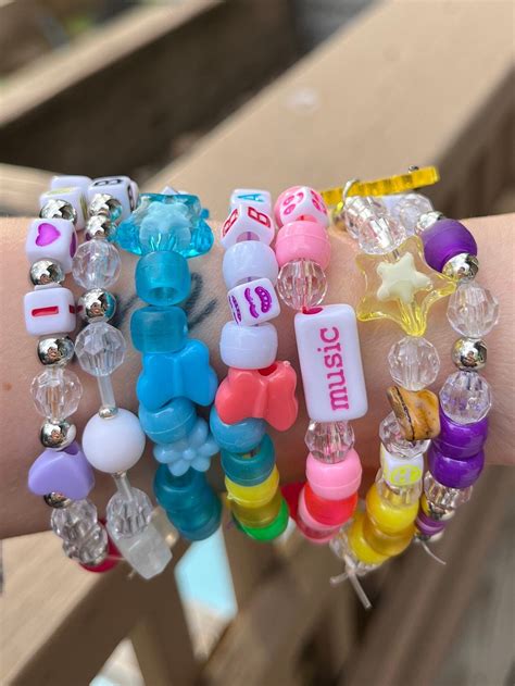 Kandi Skull Hand Tutorial 的图像结果