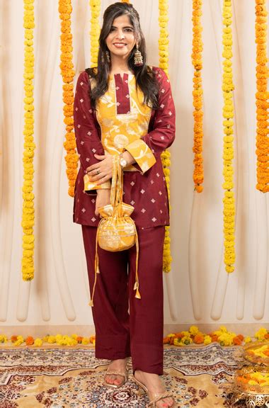 Ishnya.com | An Indo-Western Fashion Apparel Label For Women