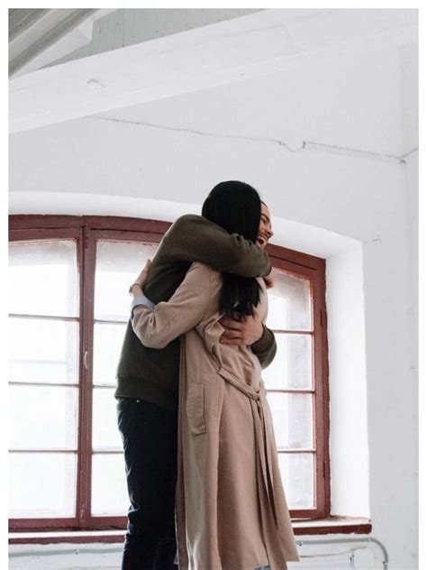 Ten types of hugs | Times of India