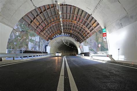Eggentaler Straße: Zwei neue Tunnels und zwei neue Brücken eröffnet ...