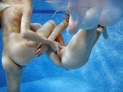 free amateur couples in pool
