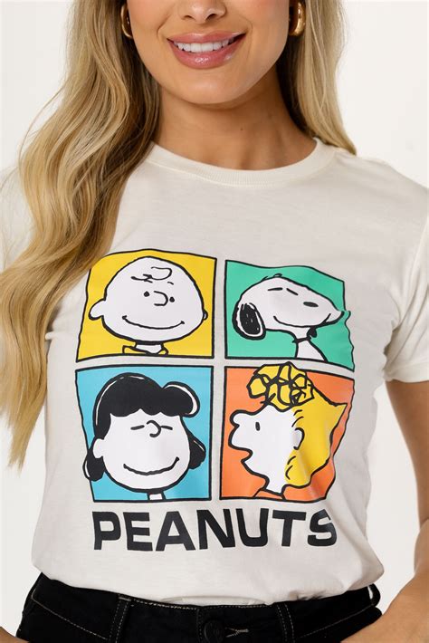 T-SHIRT SNOOPY E AMIGOS PEANUTS - COR OFF | Atacado Tshirt | Use Criativa