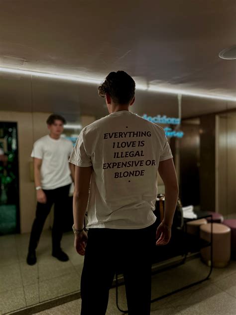 EVERYTHING I LOVE IS ILLEGAL, EXPENSIVE OR BLONDE – Frased