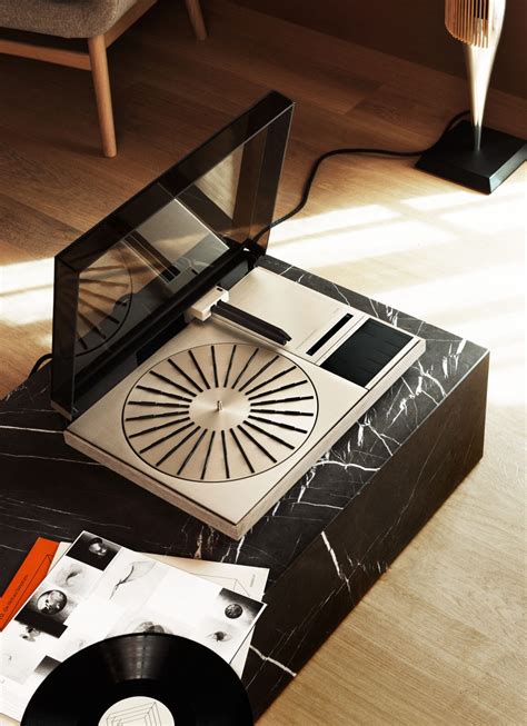 Bang & Olufsen Unveils the Beogram 4000c Turntable - What Gadget