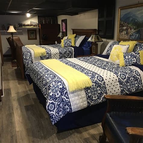 THE ASHE FARM (Marshall) - B&B Reviews, Photos, Rate Comparison ...