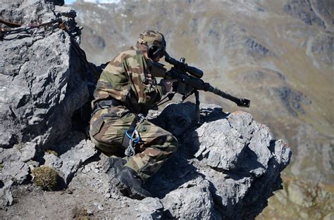 French Mountain Troops sniper with PGM Hecate 2 [2048 x 1356] : r ...