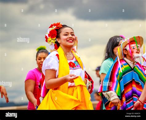 Latino network presented by portland rose festival foundation float hi ...
