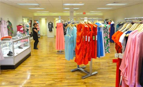 Local Designer Clothes 的图像结果