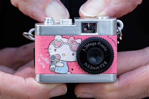 Review: The Hello Kitty rangefinder is a camera you'll hate to love ...