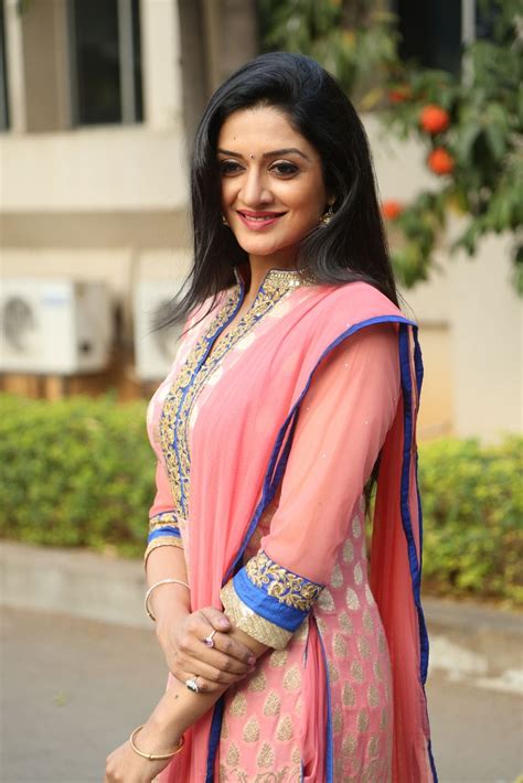 Vimala Raman latest glamorous photos