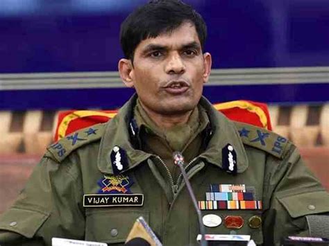 Massive revamp in security cover of politicians facing threats: IGP Kashmir