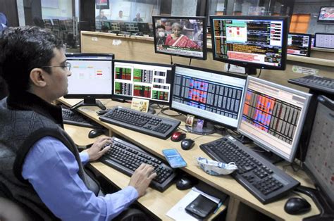 Biggest Stock Broker in India by Active Clients