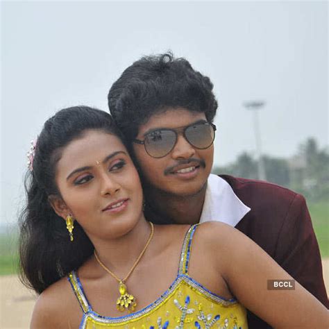 A still from the Tamil movie Ingu Kadhal Katrutharapadum
