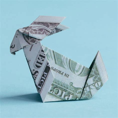 Dollar Bill Origami Bat Tutorial 的图像结果