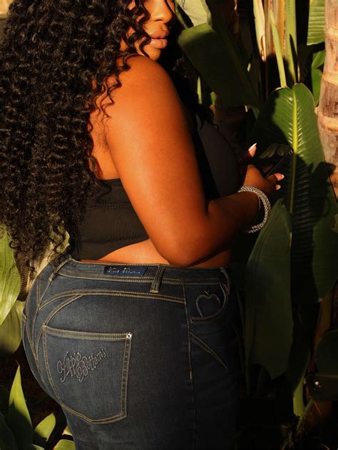 Applebottomjeanz Leak: The Internet Reacts - Truth or Fiction