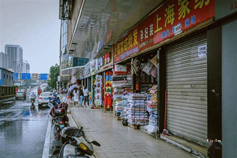 在柳州这些老商场里，你的青春都能找到……_银龙
