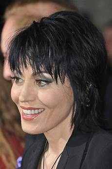 Joan Jett Hairstyle by Joan Jett S Hairstyles Hair Colors Style Joan Jett Hairstyle