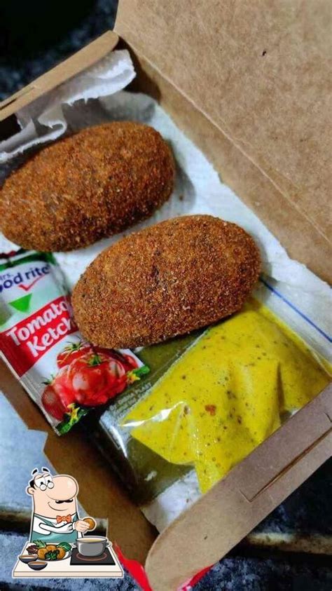 Menu at Howrah Bridge, Pune