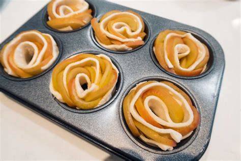 Mini Apple Rose Tarts 的图像结果