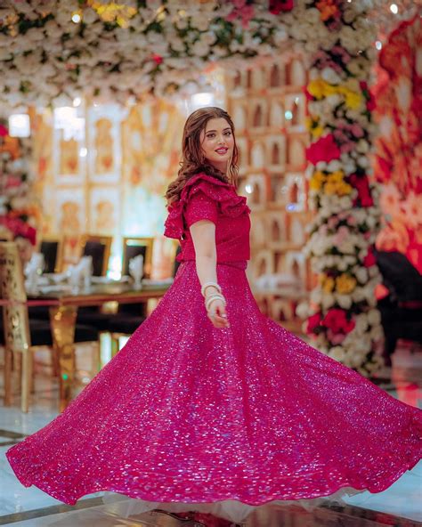 Kanwal Aftab And Zulqarnain New HD Pictures From Sehar Hayat Mehndi | Reviewit.pk