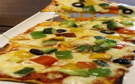 10 Places To Get Awesome Vegetarian Pizzas In Mumbai | WhatsHot Mumbai