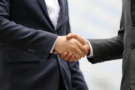 Business Handshake Wallpaper 的图像结果
