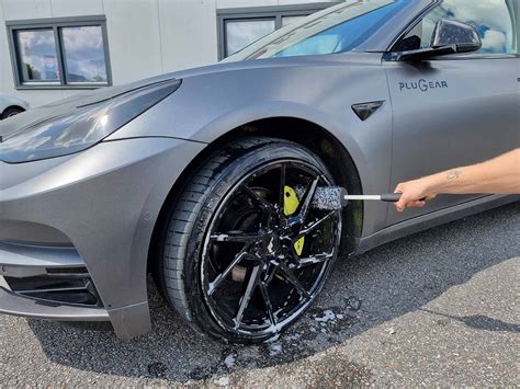 Universal: Car Wheel / Rim Cleaning Brush Set - Plugear